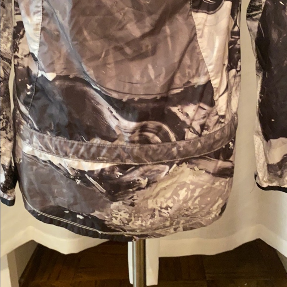 Lululemon Light Running Jacket - image 5